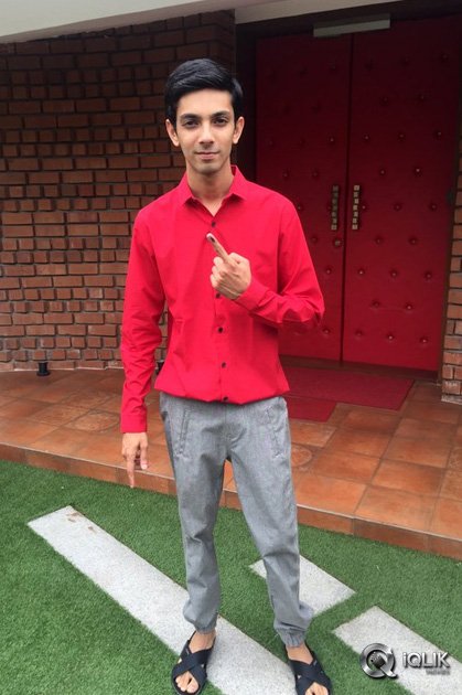 Celebrities-Cast-Vote-in-TN-Elections